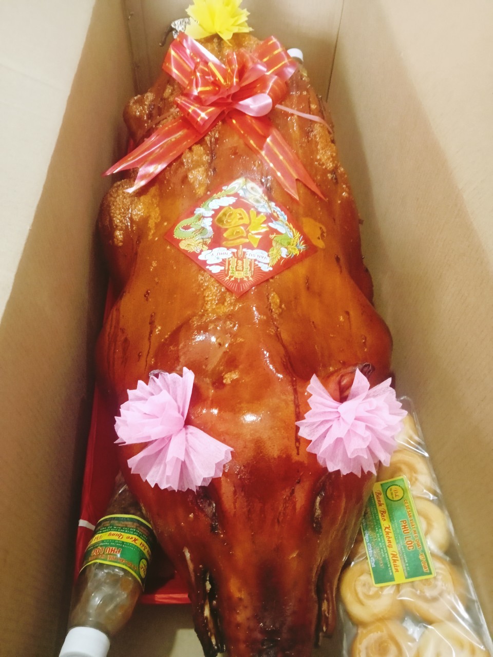 Heo quay cúng nguyên con Quận Tân Bình